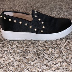 Are you looking for a  casual cute sneakers?